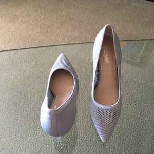 1 pair of shoes - unworn